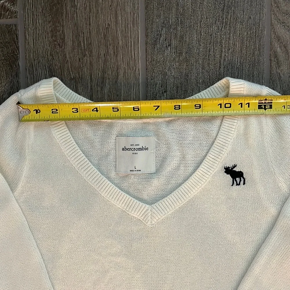 Girls Abercrombie & Fitch V neck sweater size large- cream/ off white - Picture 4 of 10